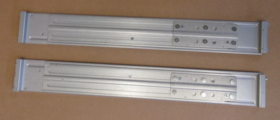 Lenovo Rack Mount Rails 01DC148 01DC147 for ThinkSystem DS2200 DS4200 DS6200 - Image 2 of 4