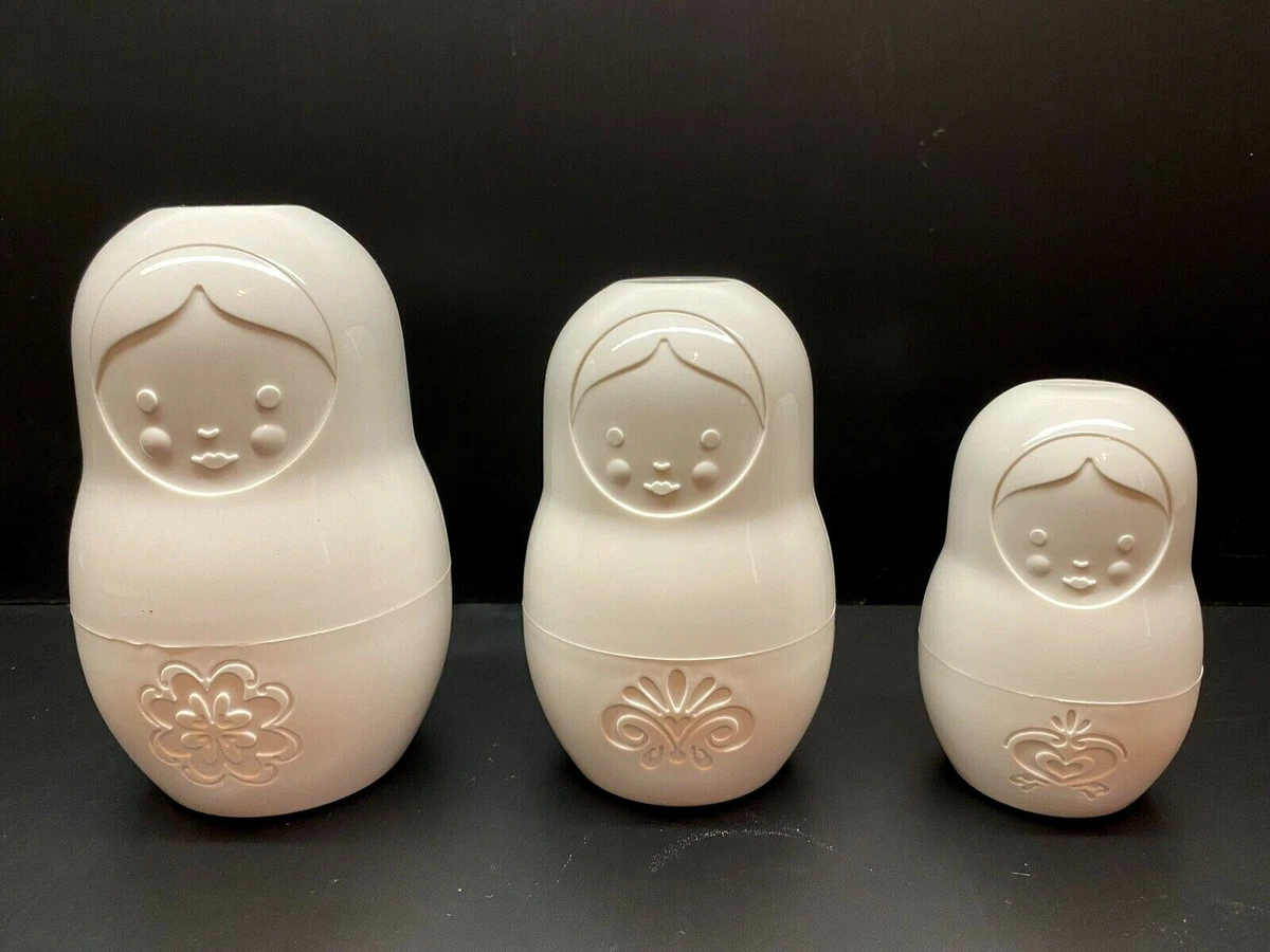 3 Piece White Plastic Nesting Dolls 5