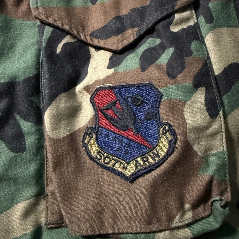 USAF M-65 Woodland Camo Field Jacket w/ Liner 507th ARW Patches Size Large 1980s - Image 4 of 4