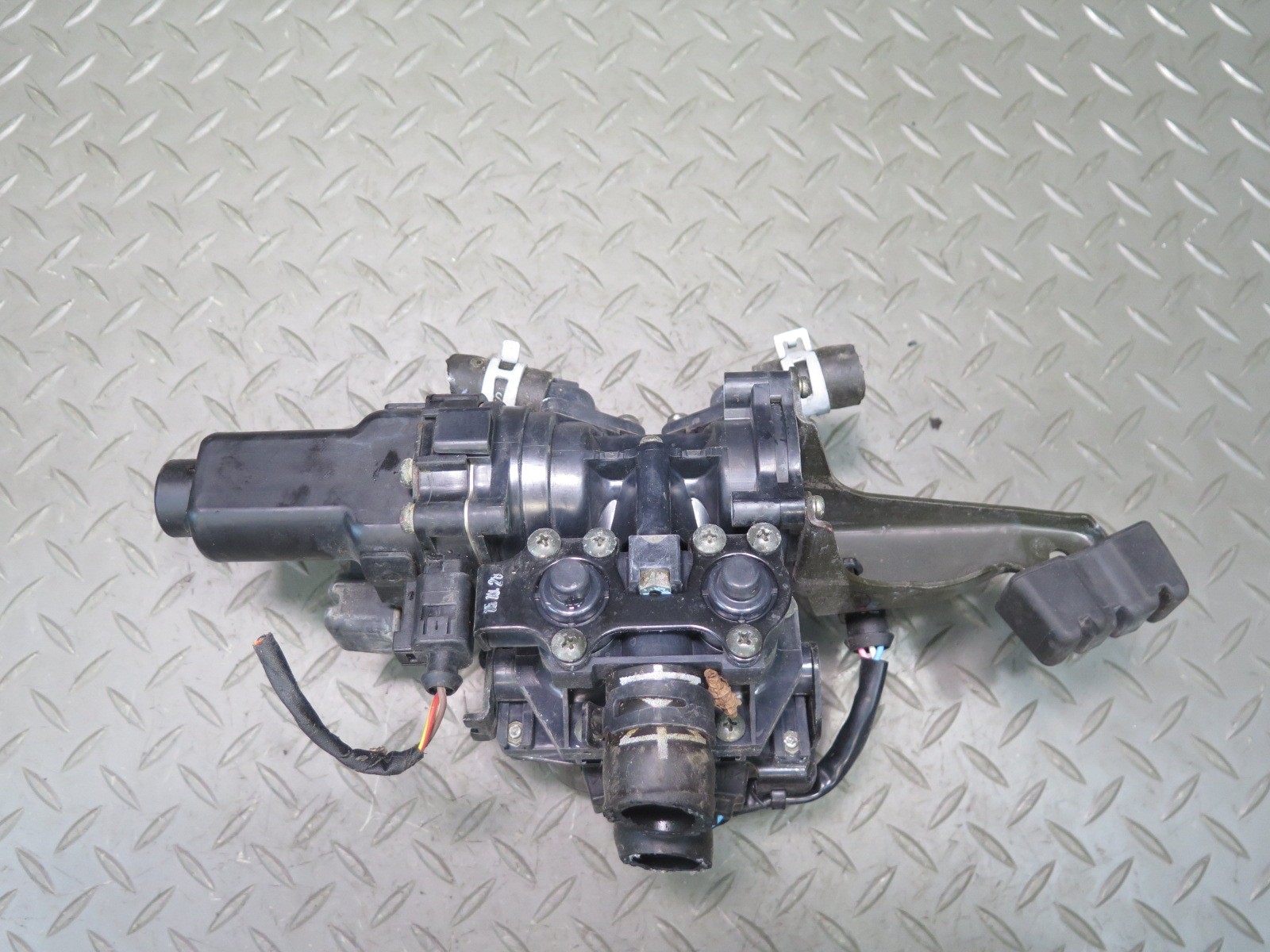 2006-2012 BENTLEY FLYING SPUR HVAC A/C HEATER COOLANT SOLENOID CONTROL VALVE