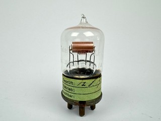 Tubo Telefunken RE11 rareza fecha. Triodo de colección 1919 calefacción intacto