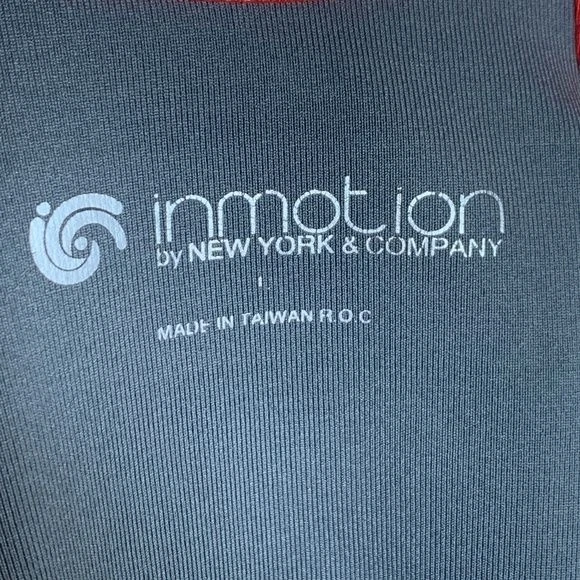 Camiseta sin mangas NY&Co para mujer espalda deportiva talla L roja negra entrenamiento deportivo gimnasio ropa deportiva Foto 3 de 4