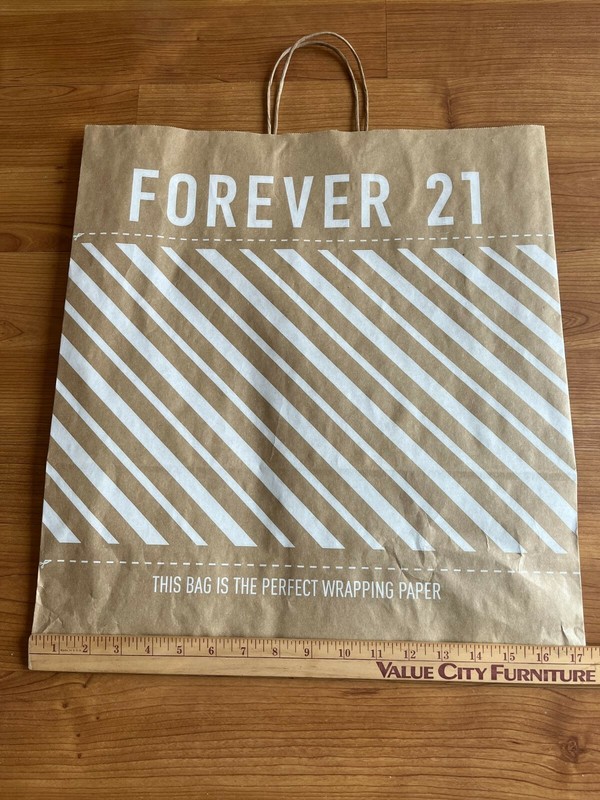 Forever 21 Paper/Gift Bag, Size XL, Pre-owned