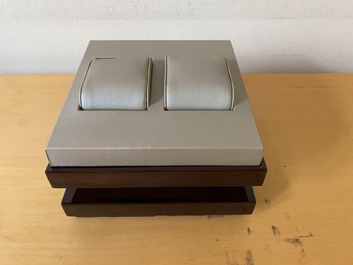 Base Stand Expositor - For 2x Watches Relojes - Marrón Gris - 16 x 16 x 10 cm - Picture 2 of 6