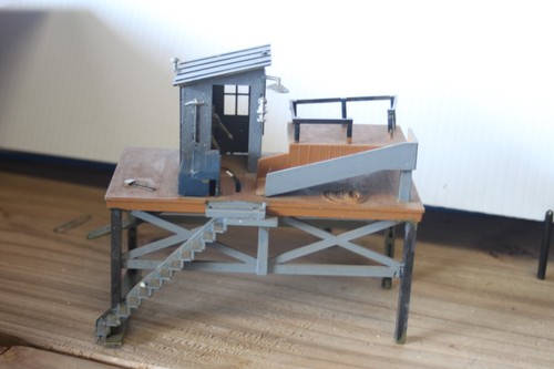 Vintage Lionel Mt Clemens 48045 Plastic Train Conductor Ramp Station(6102)