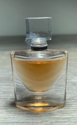 Lancome La Vie est belle L'eau de Parfum .135 fl oz. 4 mL Mini Travel Size