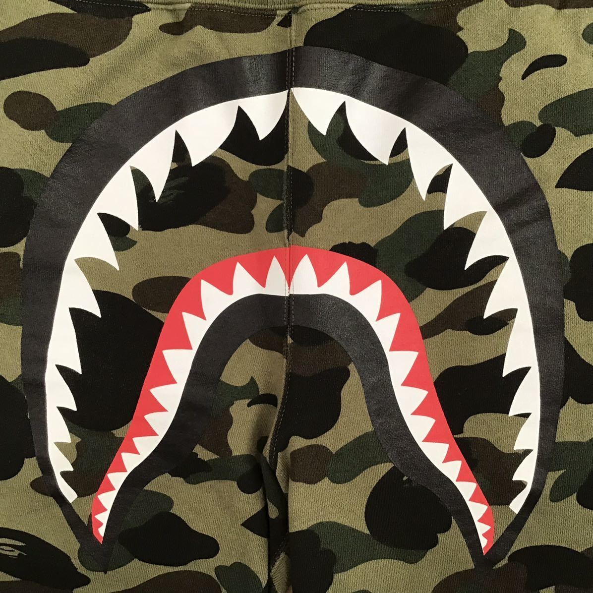 BAPE 1st camo green Shark sweat shorts A Bathing Ape Size S BAPE 1st camo green Shark sweat shorts A Bathing Ape Size S