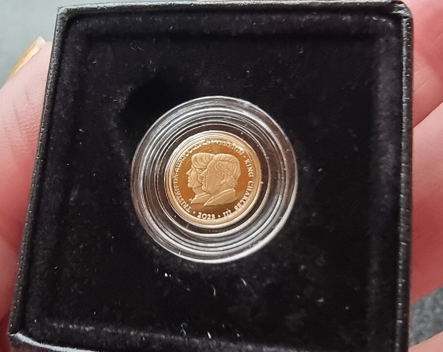 Picture 5 of 24