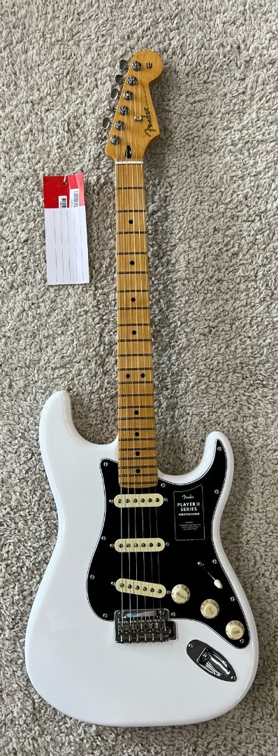 Fender Player II Stratocaster guitar, Maple Fingerboard, Polar White Finish-MIM 