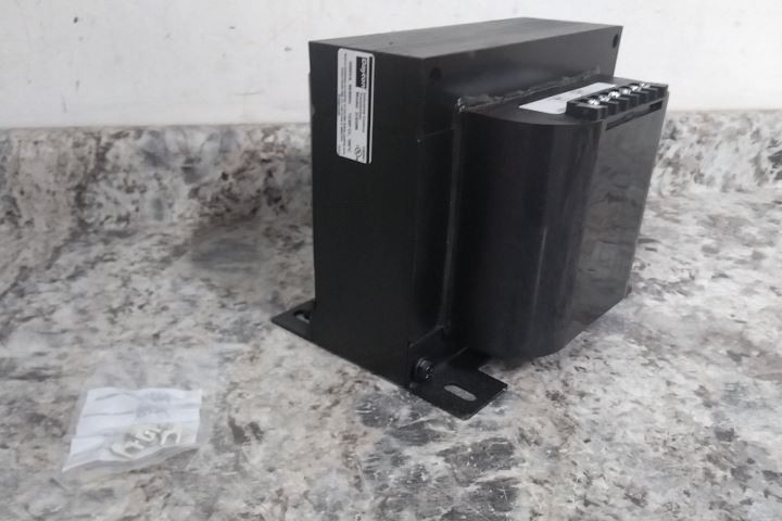 Dayton 31EG95 110VAC; 115VAC; 120VAC Output 3kVA Control Transformer