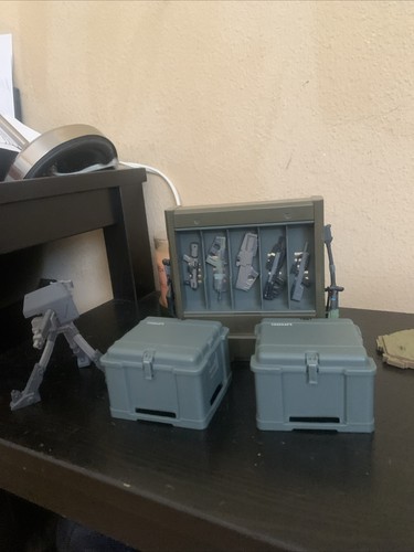 HALO - 3 Figures - Picture 2 of 3