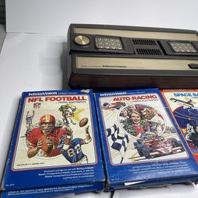 MATTEL INTELLIVISION SYSTEM CONSOLE 2609 Plus 4 Games