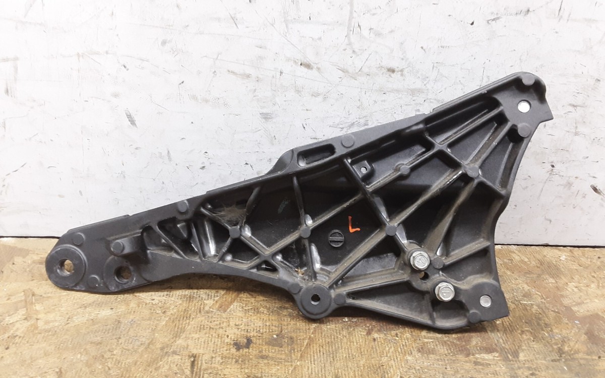 トラクションブラケット 2013 Kawasaki ZX1000 H ABS Ninja 1000 Left Subframe Support
