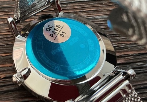 Neu mit Etikett Nine West Liana Damenuhr 31 mm japanisches Uhrwerk Quarz Metallgewebeband - Bild 3 von 15