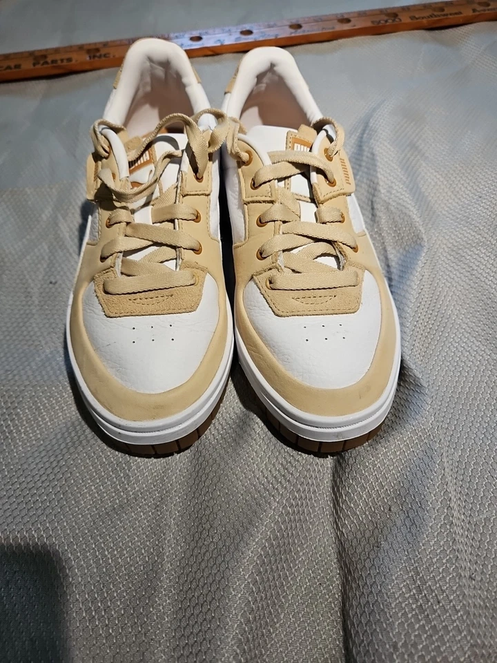 Zapatos Puma Para Mujer Talla 6.5 Beige Blanco Cali Dream Gamuza Cepillada Informales 391466-01 Foto 2 de 4