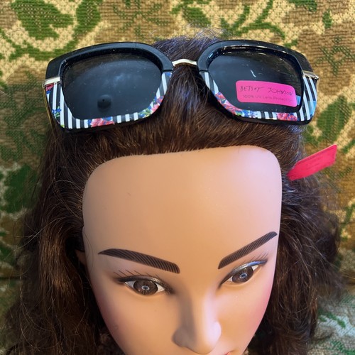 NWT Betsey Johnson Oversized SQUARED Sunglasses flowered frames ๐บ - Picture 7 of 10