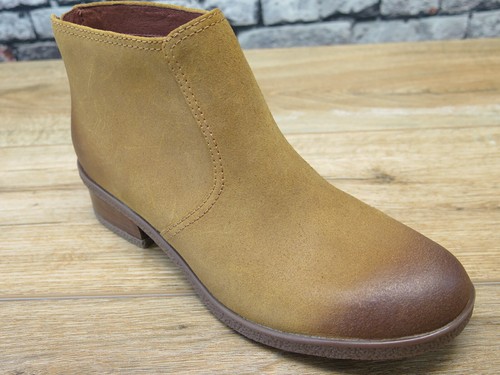dansko becki boot