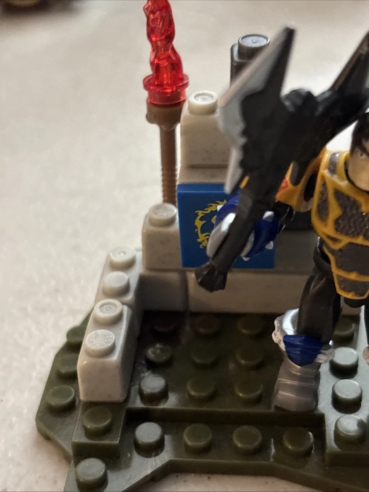 Figura de acción MEGA BLOKS World of Warcraft Colton Human Paladín The Alliance Foto 3 de 4