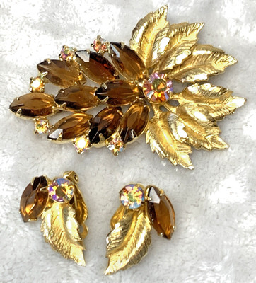 Vintage Brooch Earrings Set Aurora Borealis Brown Rhinestone Gold Tone Leaf