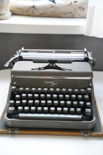 Hermes 2000 Portable Typewriter dark green orriginal with box