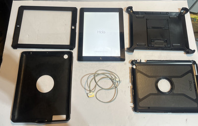 Apple iPad 3rd Gen A1416 32GB Silver 9.7 inch Bundle with Otterbox Charging Cord