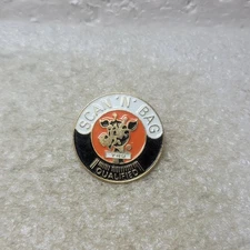 Toys R Us Scan N Bag Qualified Employee Pin Geoffrey Giraffe Enamel Rare HTF