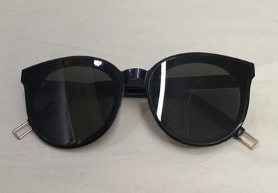 Gentle Monster Sonnenbrille Eyewear FLATBA schwarz Peter Vollrand nur...