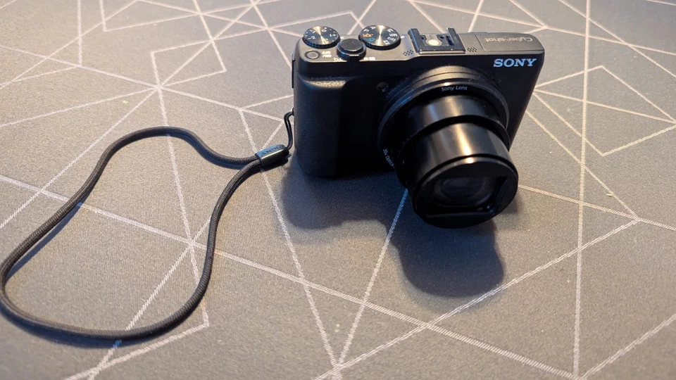 Digitalkamera Sony Cybershot DSC-HX 50 Schwarz Gebraucht - Bild 2 von 4