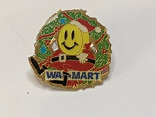 Walmart Employee Wreath Santa Lapel Hat Tie Pin (A10)