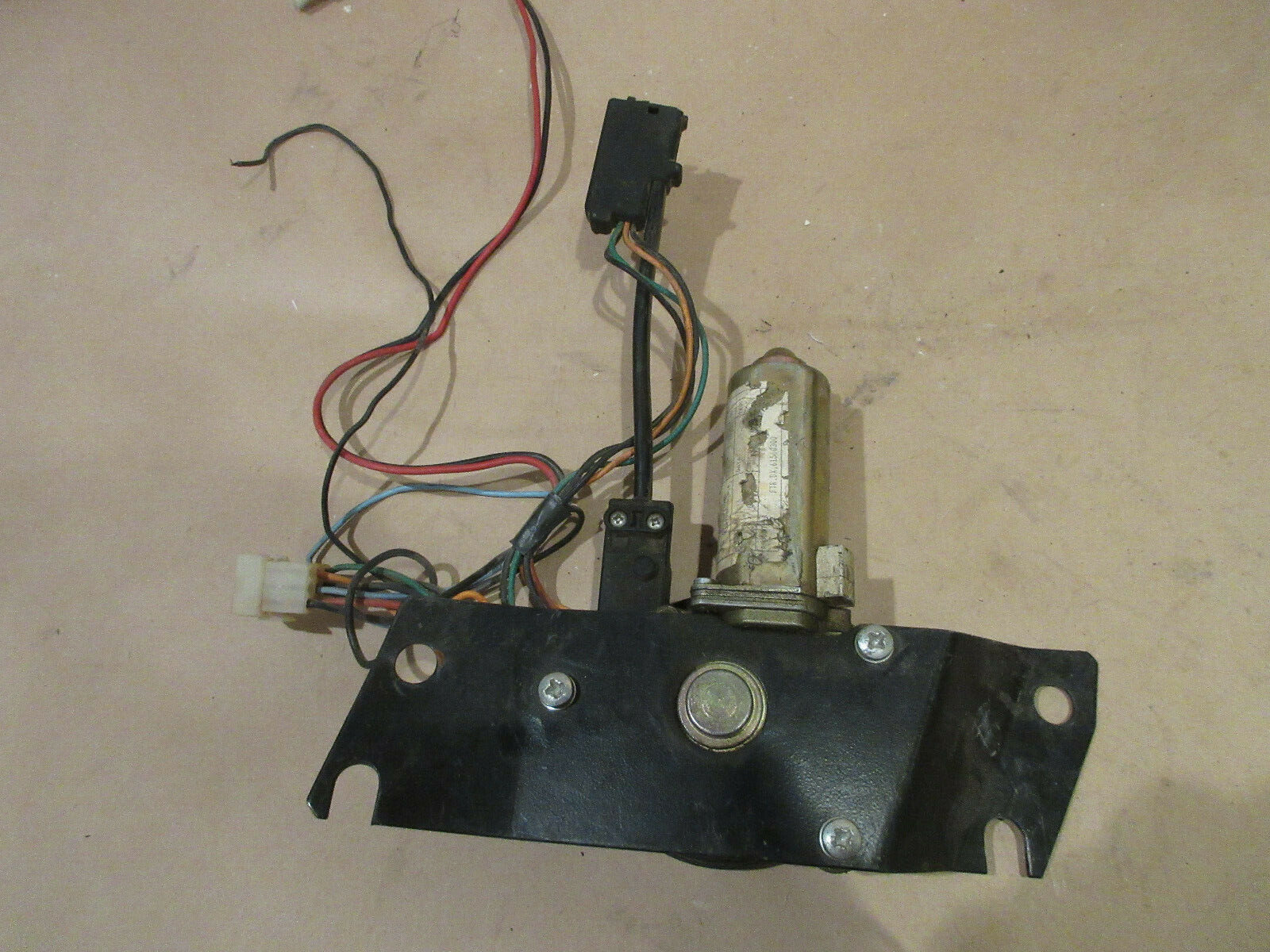 Ferrari 512, Testarossa - RH Passive Seat Belt Guide Motor  P/N 61560300