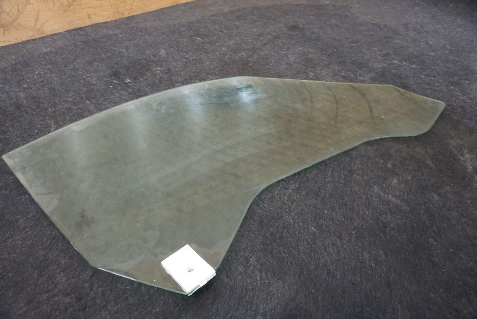 Front Left Driver Door Window Glass OEM 86774200 Ferrari California 2008-14