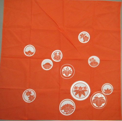 Red Flower Kamon Emblem *Japan Showa no Furoshiki Cloth 72cm /SEKIREI*15 - Picture 2 of 5