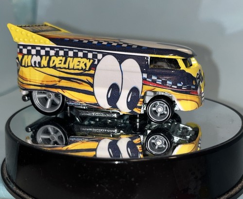 Hotwheels VW DRAG BUS MOON EYES DELIVERY, It’s A Custom MOONEYES, Yellow Vw - Picture 2 of 12