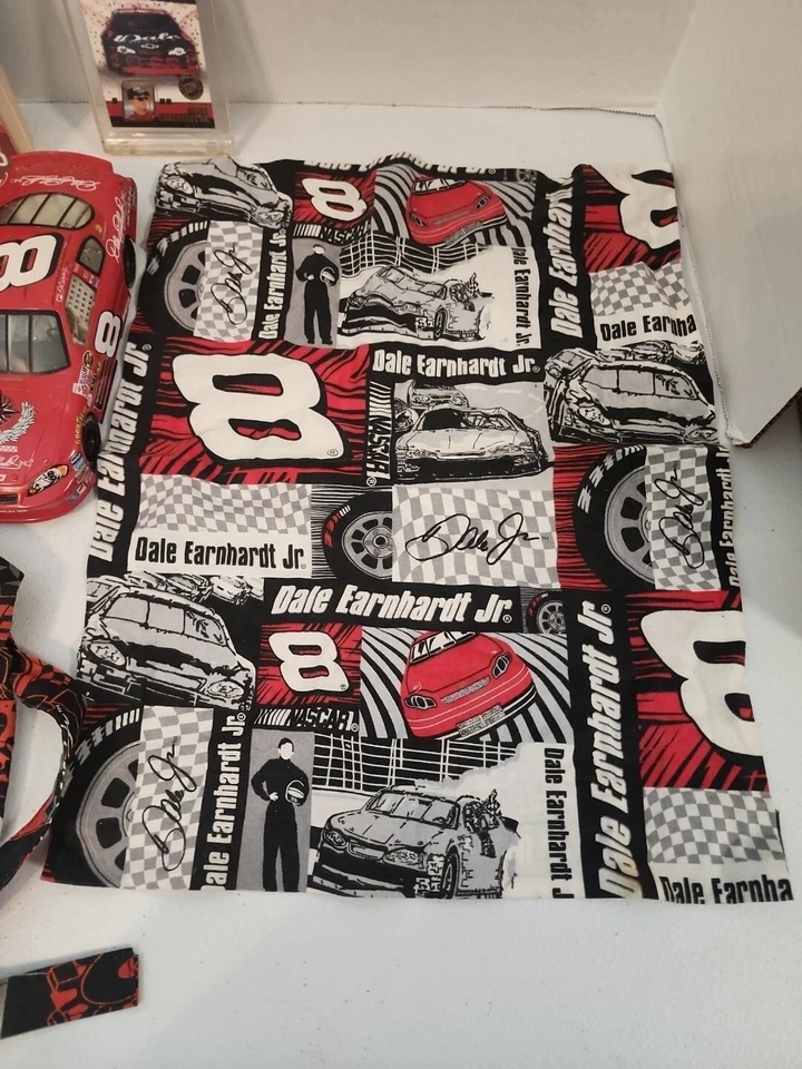 Lot of 5 -DALE EARNHARDT JR #8 Motorsports Authentics 2006 Chevrolet Monte Carlo - Image 4 of 4