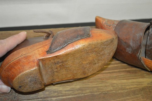 Rara Antica Paio Zoccoli per Bambini XIX Legno Intagliato E Pelle Con Link - Foto 7 di 7