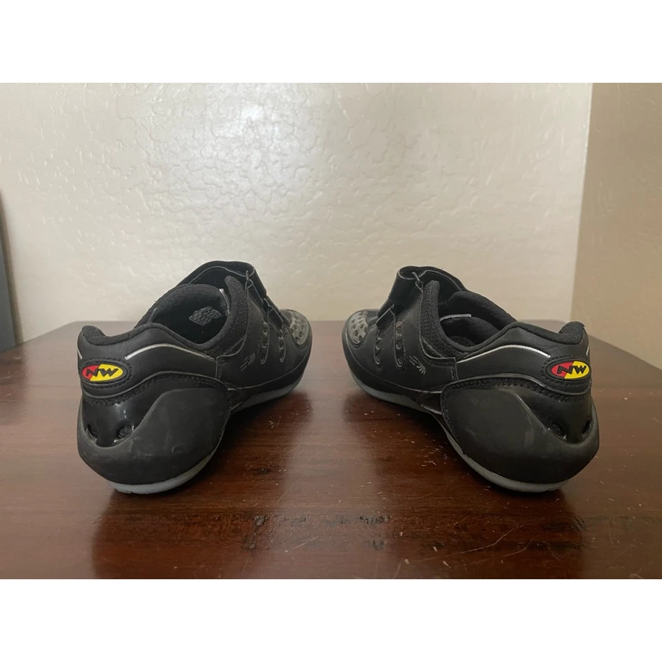 Northwave 男式骑行鞋黑色白色钩环低帮 8.5 M — 第 2/4 张图片