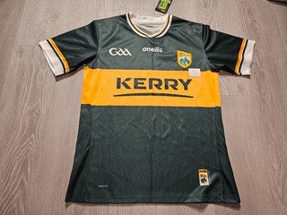 Mens O`Neills GAA Kerry football Gaelic jersey shirt size M (Tight Fit)