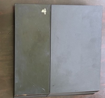 Sony PlayStation 4 500GB Gaming Console - Powers On. Does Not Display Video