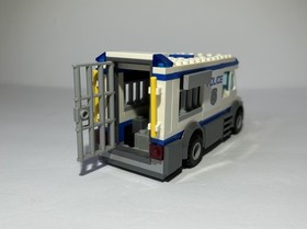 Lego 60043 - 100% COMPLETE W/minifigs + Manual - CITY Prisoner Transport