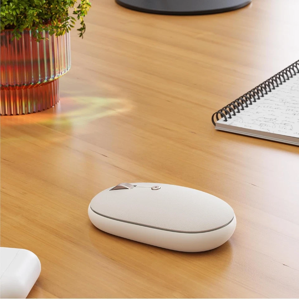 New - Satechi OntheGo Bluetooth Mouse with USB C Rechargeable Battery (Sand) - Image 4 of 4