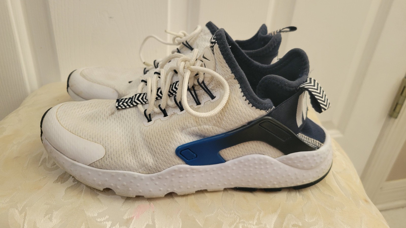 Nike Air Hurache Run Ultra N7 | Size Womens 6 US - image 6