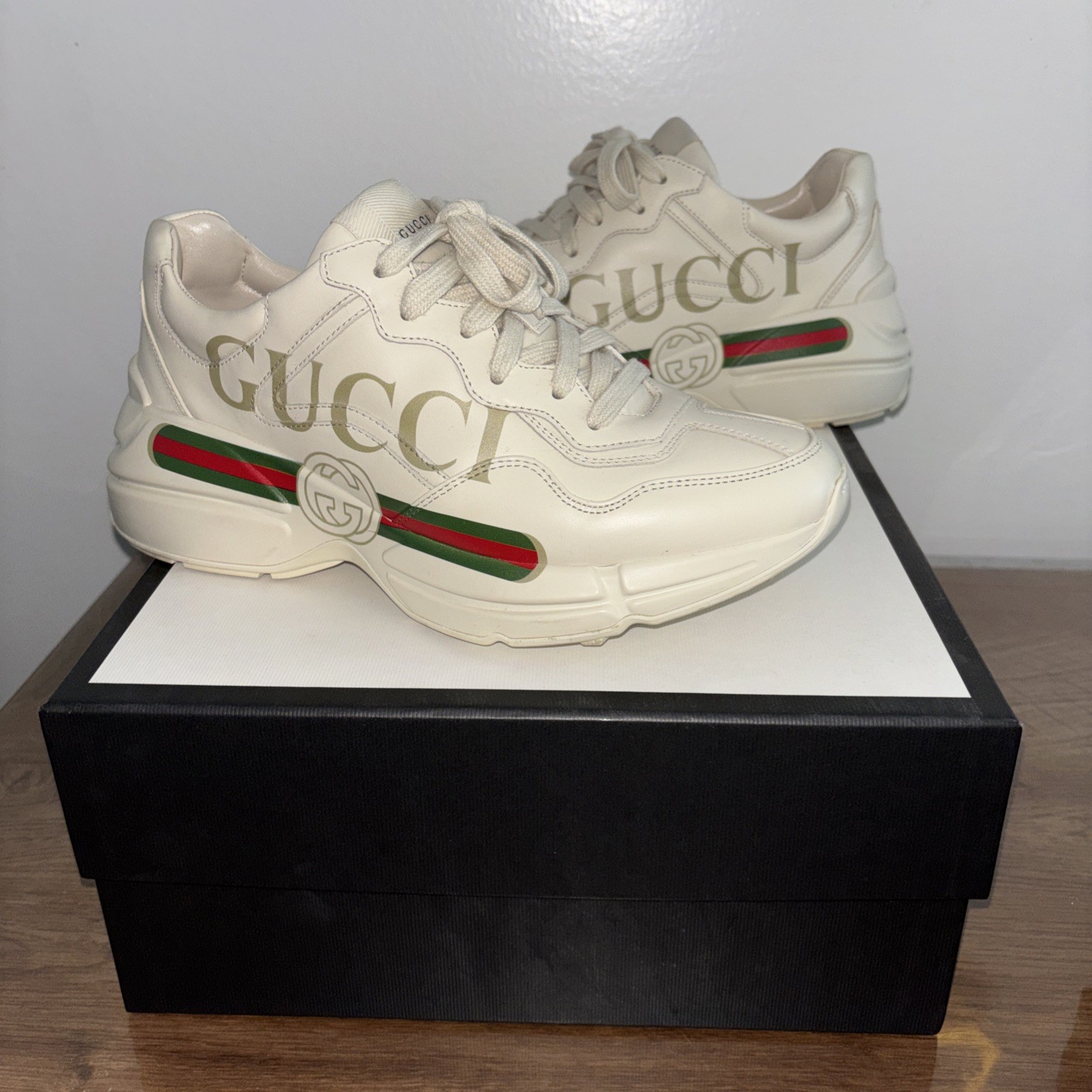 Gucci Men’s Rhyton Logo Sneaker Leather 100% Authentic thumbnail 2