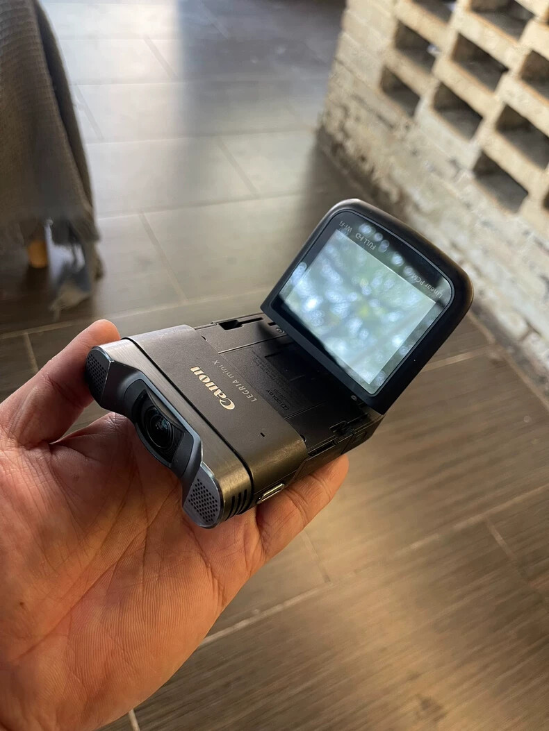 Canon iVIS mini X Digital Video Camera 12.8 MP CMOS -90%NEW | eBay