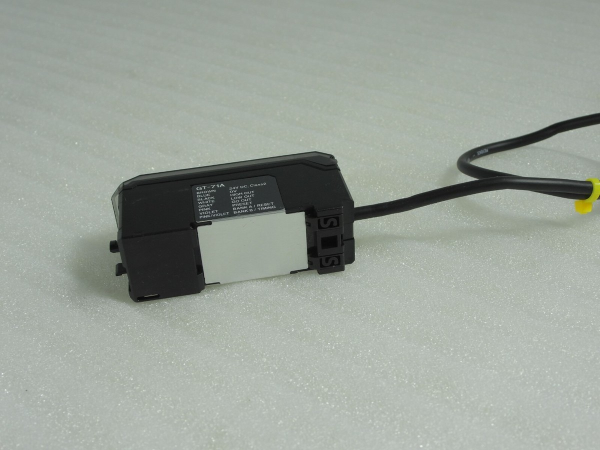KEYENCE GT-71A Digital Contact Sensor Amplifier & GT-H10