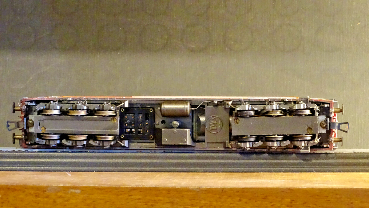 T A B    Locomotive  Electrique .  CC 6506   SNCF -  HO