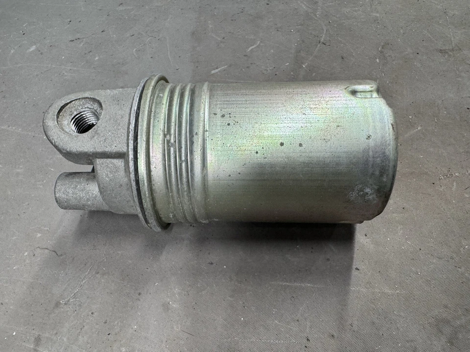 Nuevo de Lote Antiguo Chevy Corvette 1987 Filtro de Combustible Carcasa En Línea Gas 5.7L V8 AC Delco GF62 Foto 4 de 4