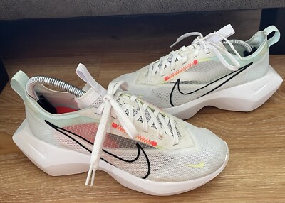 Nike Vista Lite White Red Nike Womens Vista Lite SE Running Shoes