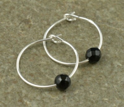 Kleine facettierte schwarze Onyx Edelstein & 15 mm Sterlingsilber Creolen - Geschenkbox