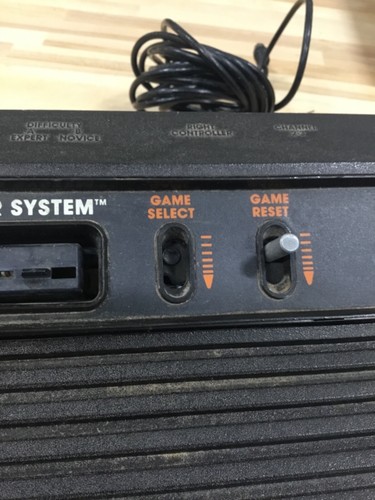 Atari 2600 Console Wood Grain - UNTESTED - Picture 2 of 4