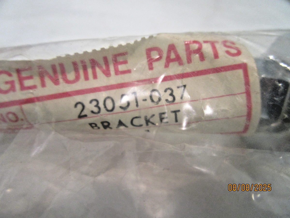 NOS Kawasaki Turn Signal Lamp Bracket RR F 11 6 7 9 G 5 G 4 TR KV